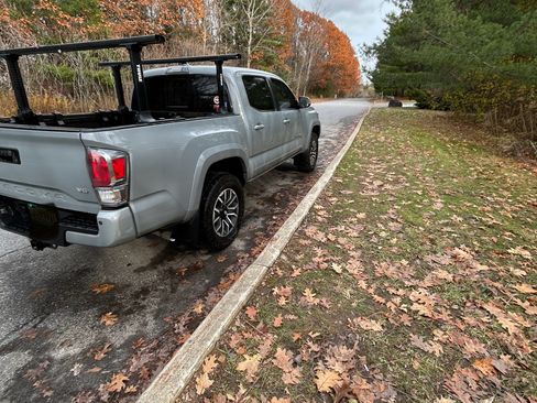 Used 2021 Toyota Tacoma TRD Sport w/ TRD Premium Sport Package image 8