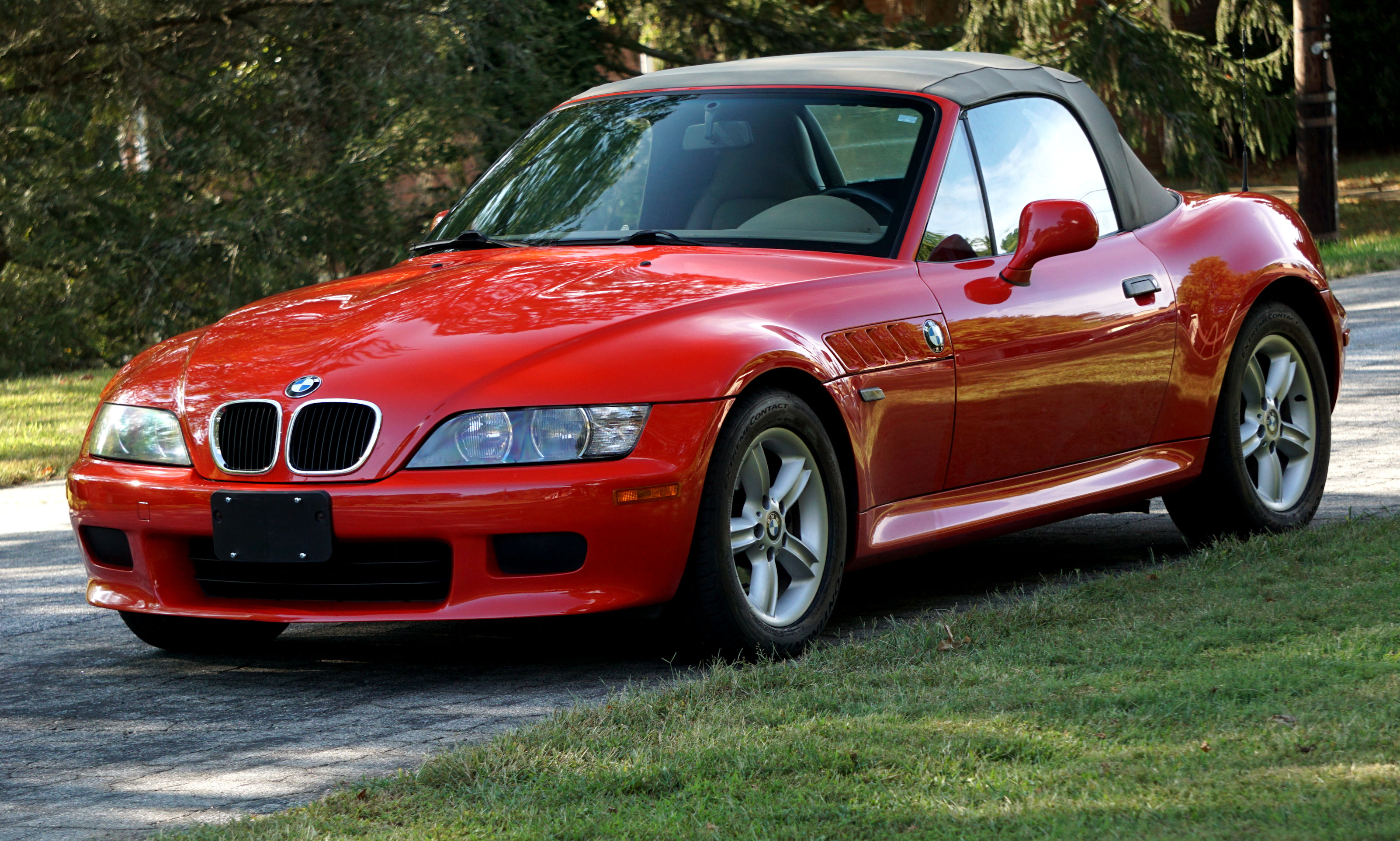 Used 2000 BMW Z3 2.5i RWD image 1