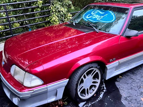 Used 1993 Ford Mustang GT image 2