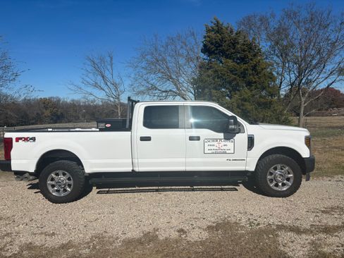 Used 2018 Ford F350 XL w/ Power Equipment Group image 9
