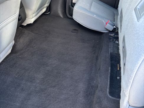 Used 2011 Ford F150 XLT w/ XLT Chrome Pkg image 9