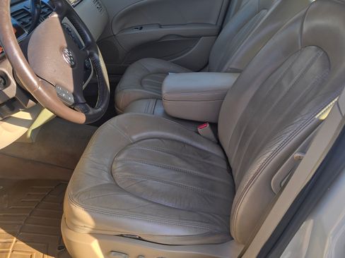 Used 2011 Buick Lucerne CXL w/ Driver Confidence Package image 5