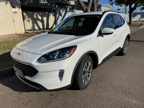 Used 2022 Ford Escape SEL w/ Technology Package image 1