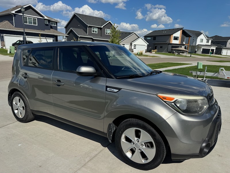Used 2016 Kia Soul FWD image 2