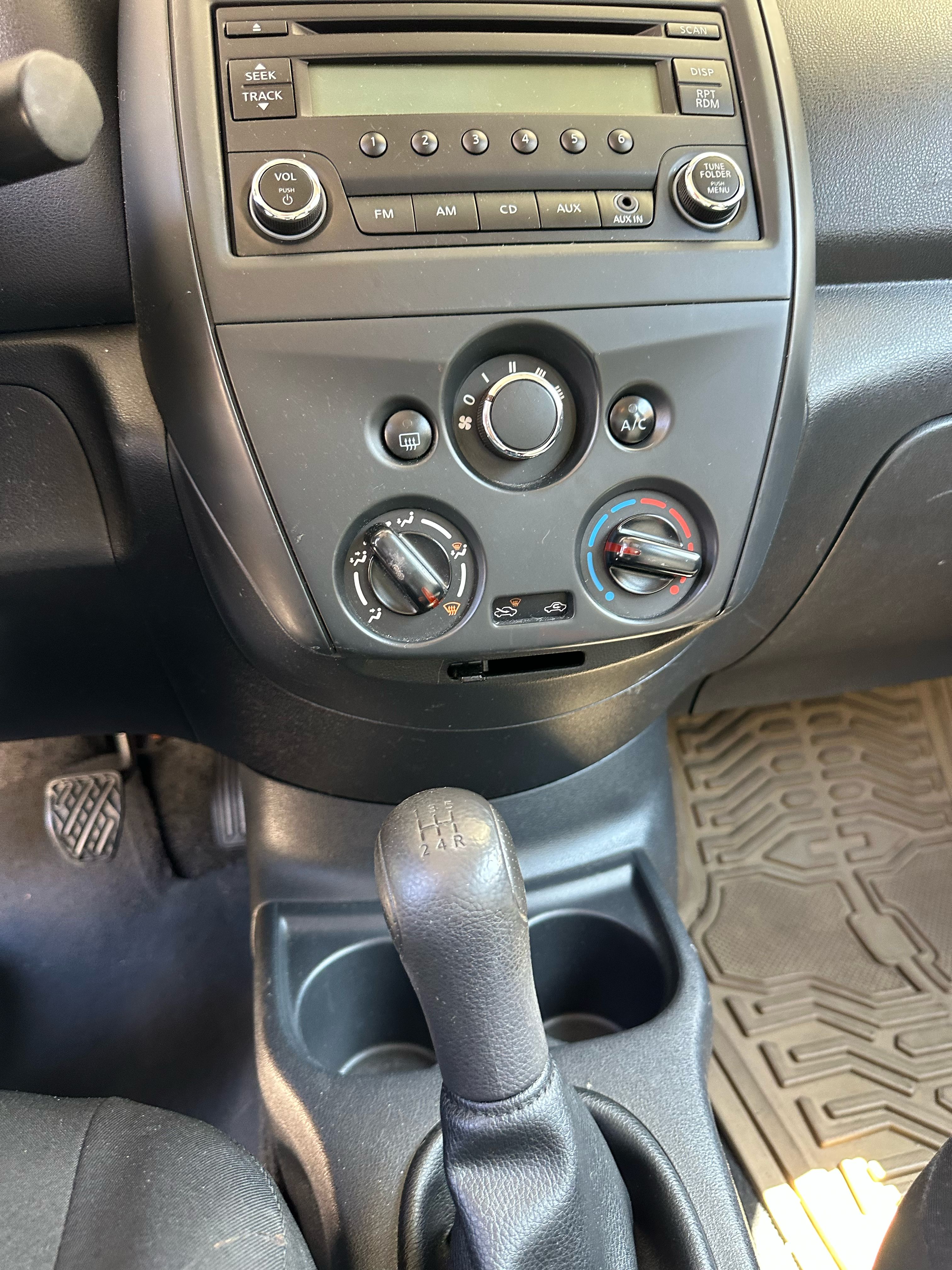 Used 2016 Nissan Versa S FWD image 6