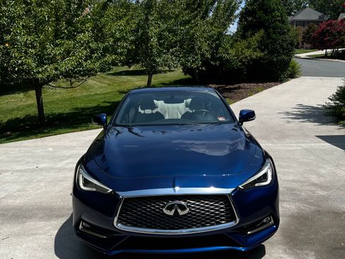 Used 2018 INFINITI Q60 3.0t Luxe w/ Sensory Package 3.0T Luxe image 2