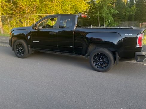 Used 2021 GMC Canyon Elevation Standard w/ Convenience Package AWD/4WD image 2