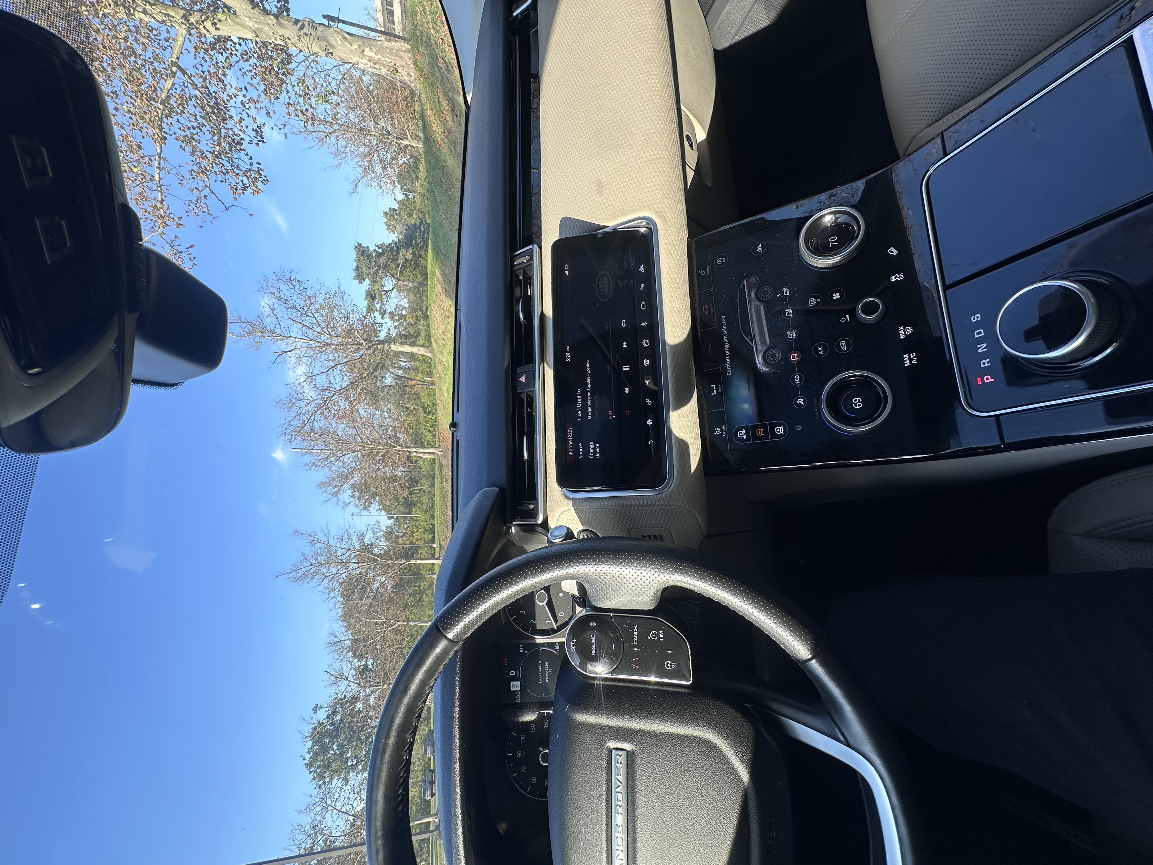 Used 2019 Land Rover Range Rover Velar S AWD/4WD image 17