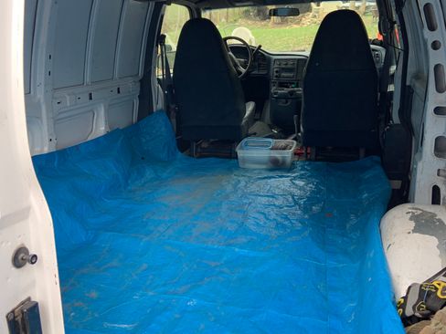 Used 2001 Chevrolet Astro image 3