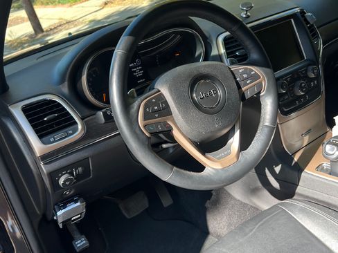 Used 2014 Jeep Grand Cherokee Limited image 16