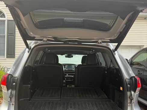 Used 2018 Toyota Highlander SE image 11