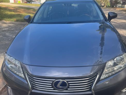 Used 2013 Lexus ES 300h image 1