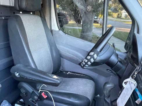 Used 2007 Dodge Sprinter 2500 image 8