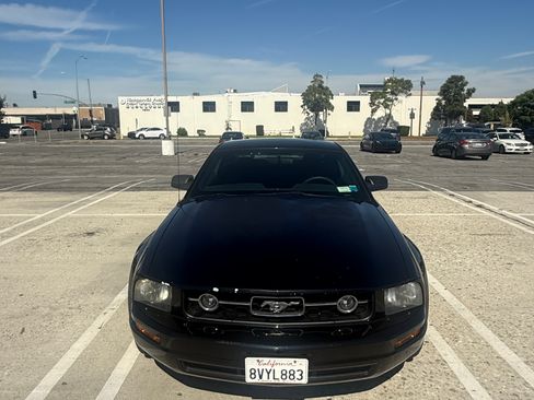 Used 2006 Ford Mustang Premium RWD image 4