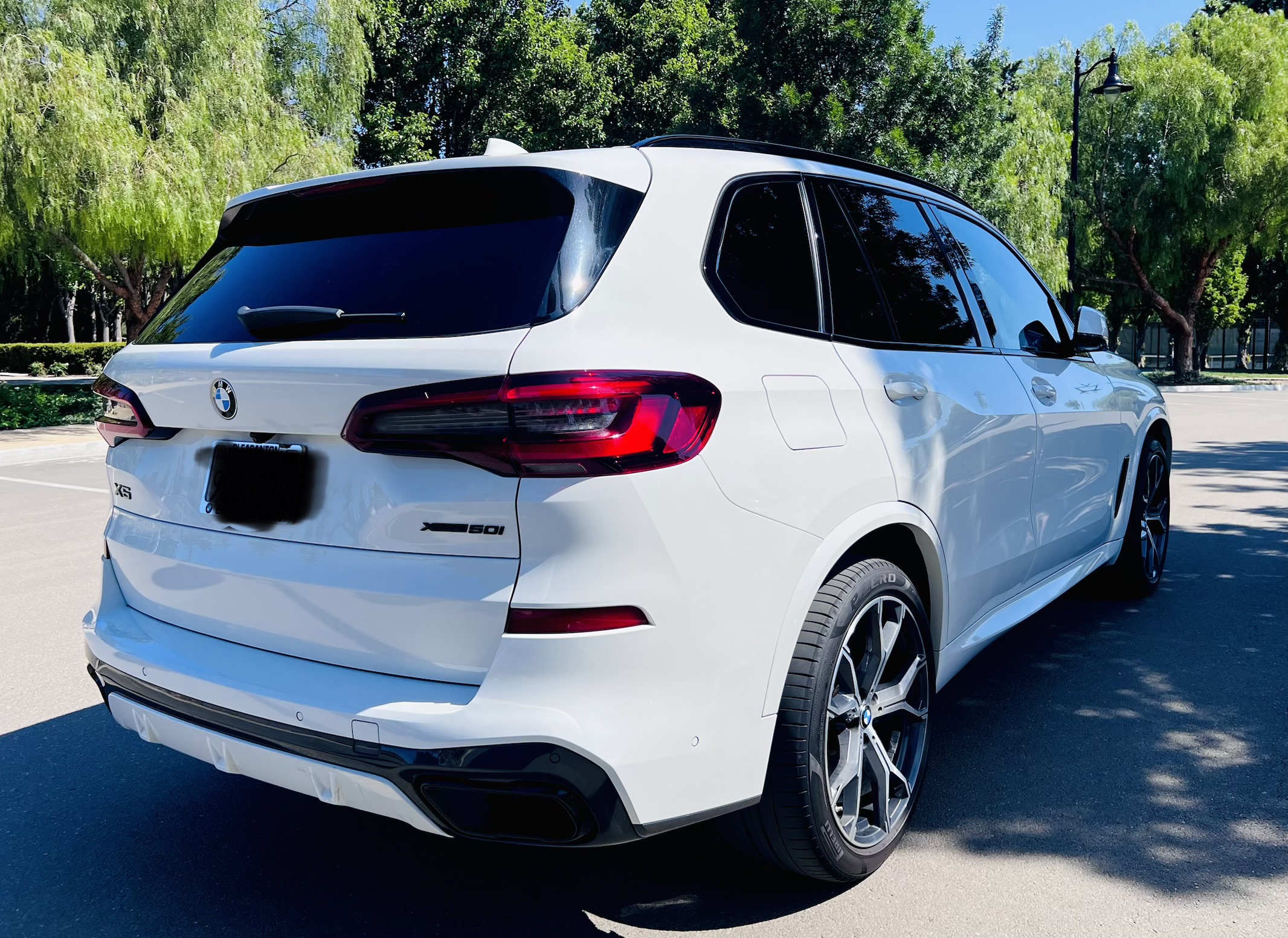 Used 2021 BMW X5 xDrive45e w/ M Sport Package AWD/4WD image 8