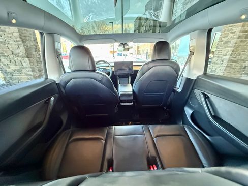 Used 2020 Tesla Model Y Performance image 16