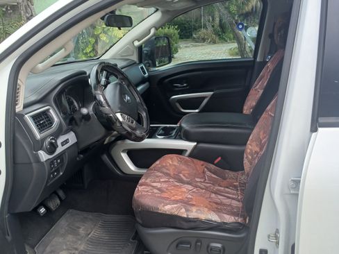 Used 2019 Nissan Titan PRO-4X w/ Pro-4x Utility Package AWD/4WD image 6