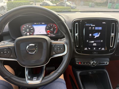 Used 2020 Volvo XC40 T5 R-Design AWD/4WD image 15