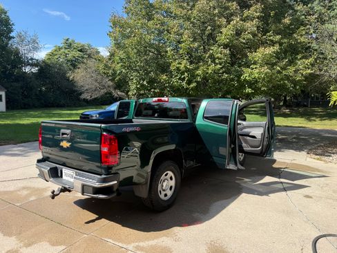 Used 2016 Chevrolet Colorado W/T AWD/4WD image 18