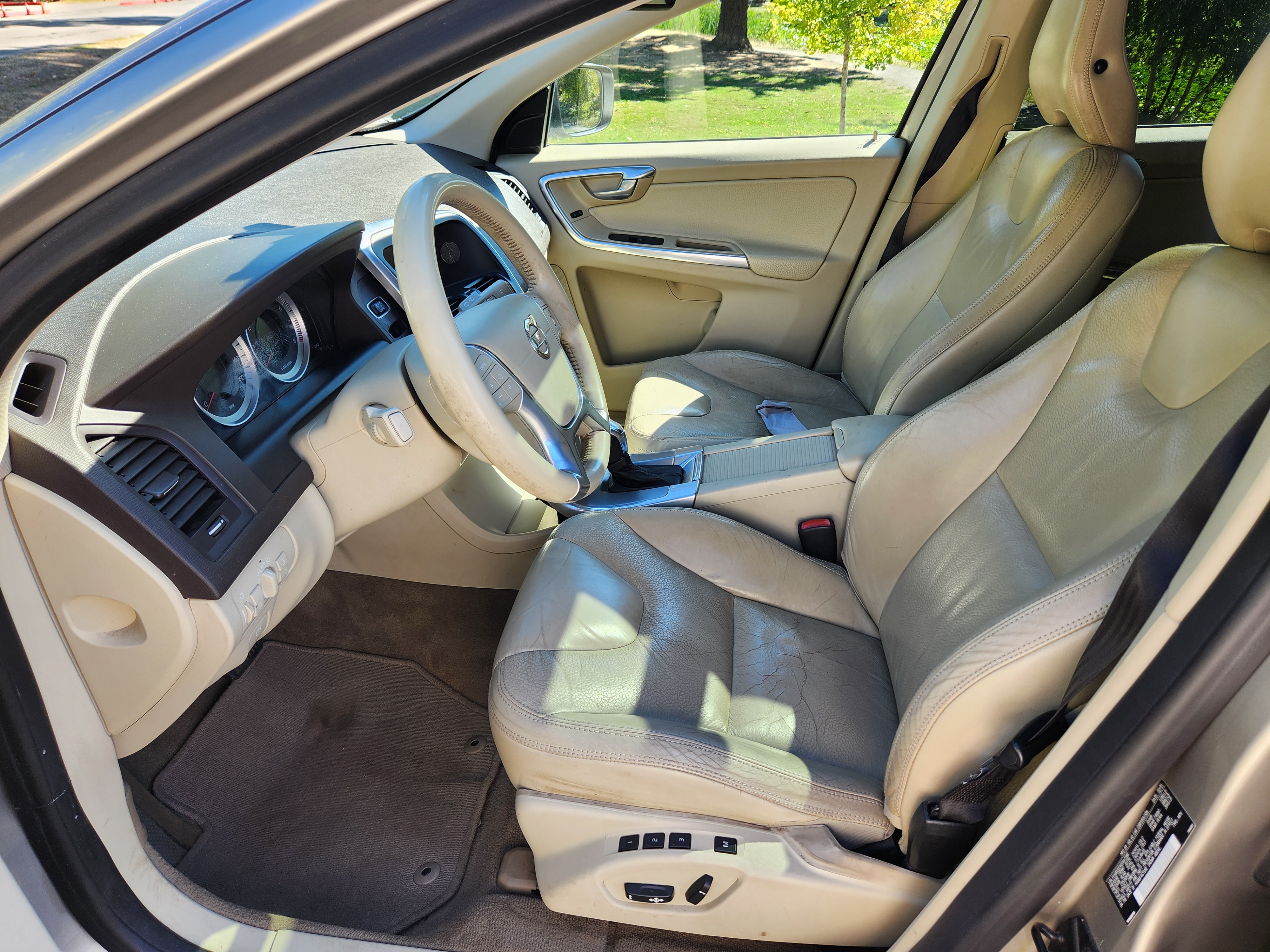 Used 2013 Volvo XC60 T6 AWD/4WD image 10