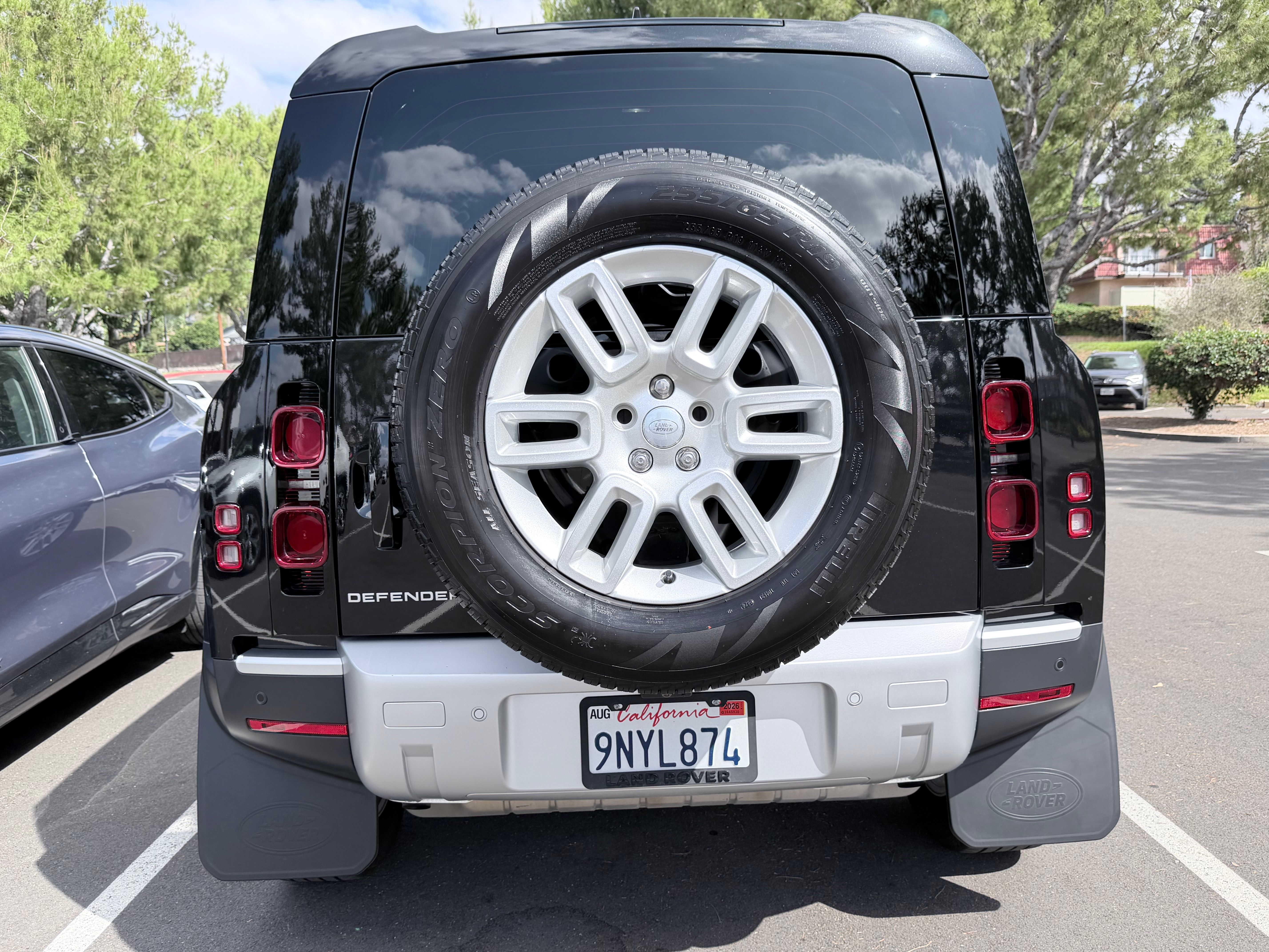 Used 2024 Land Rover Defender 110 S AWD/4WD image 13