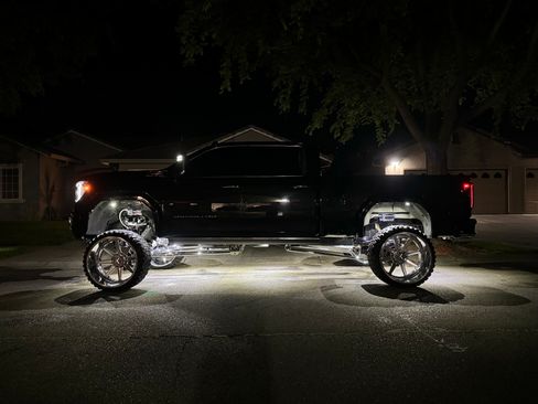 Used 2022 GMC Sierra 2500 Denali w/ Denali Black Diamond Edition image 5