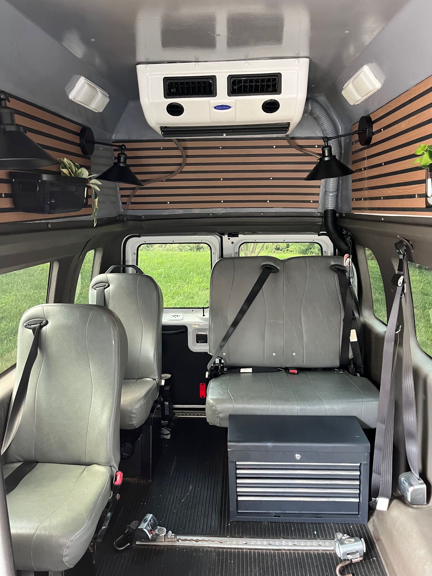 Used 2010 Ford E-350 and Econoline 350 Extended Super Duty RWD image 18