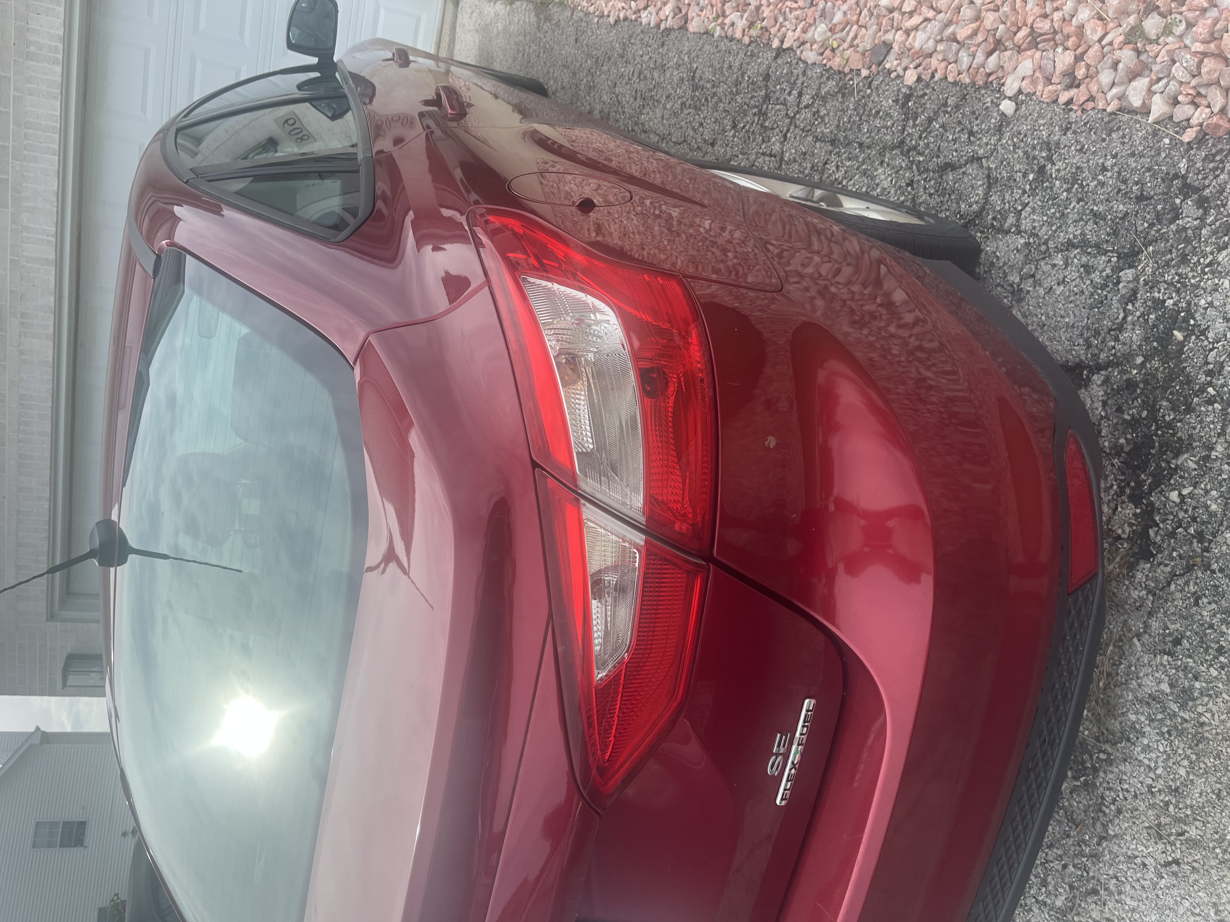 Used 2014 Ford Focus SE w/ SE Winter Package FWD image 4