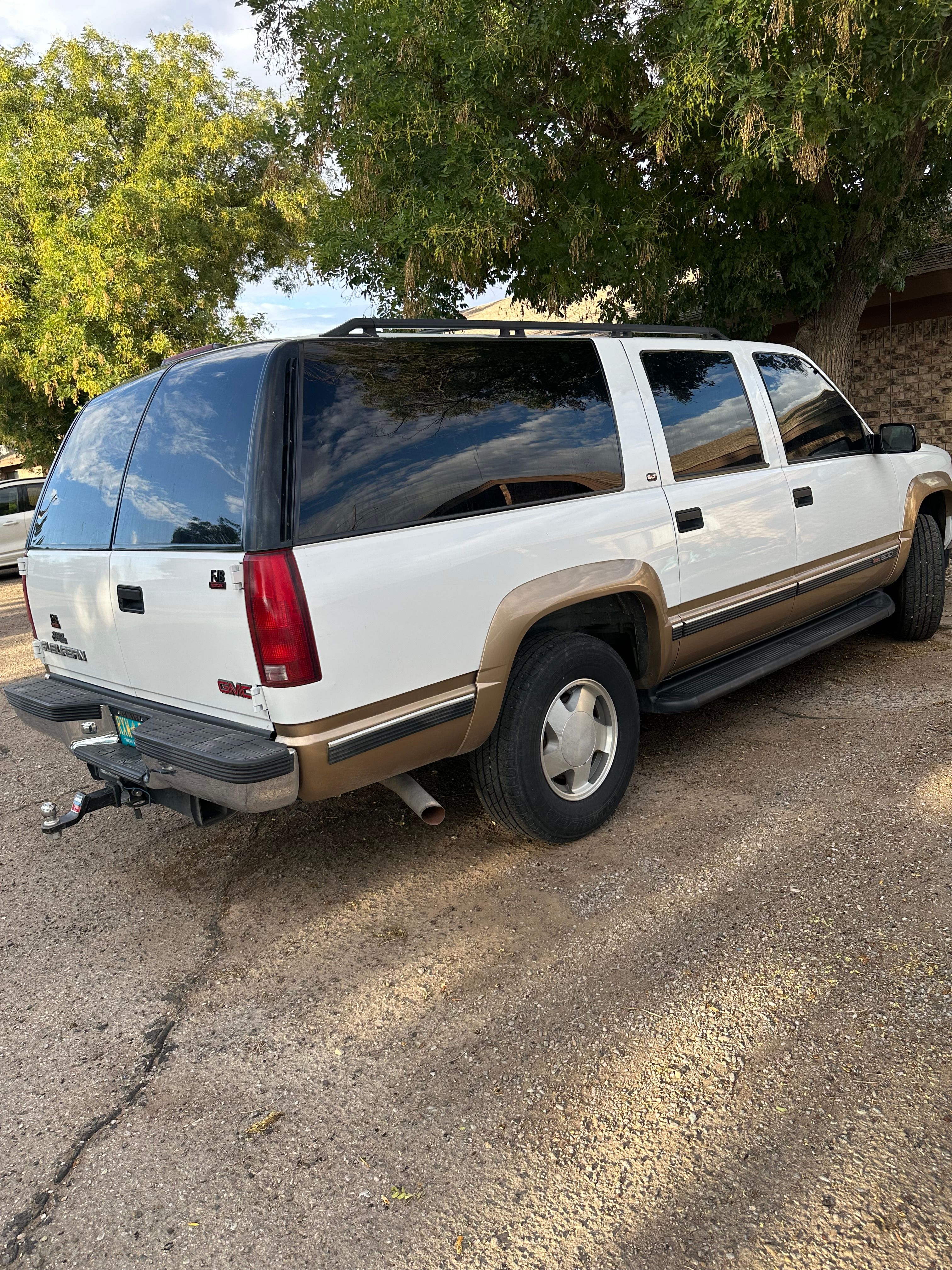 Used 1999 GMC Suburban 4WD w/ Marketing Opt Pkg 3 image 5