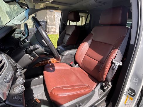 Used 2019 Chevrolet Tahoe Premier w/ Premier Plus Edition AWD/4WD image 13