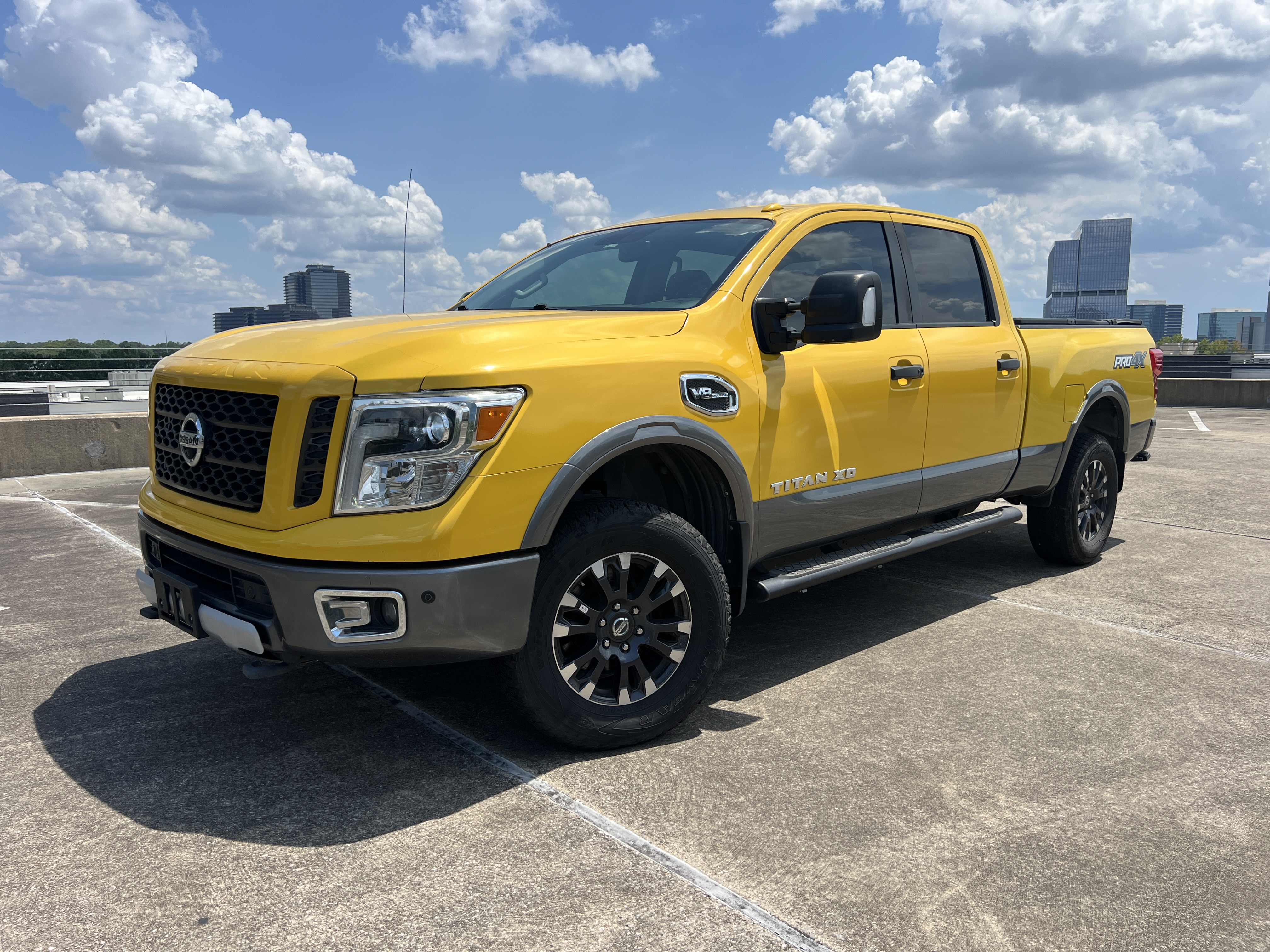 Used 2018 Nissan Titan PRO-4X w/ Pro-4x Convenience Package AWD/4WD image 1