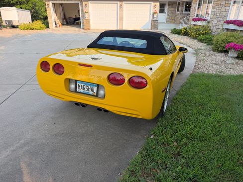 Used 2002 Chevrolet Corvette Convertible w/ Preferred Equipment Group2 RWD image 6