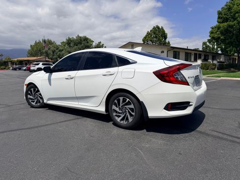 Used 2018 Honda Civic EX image 2