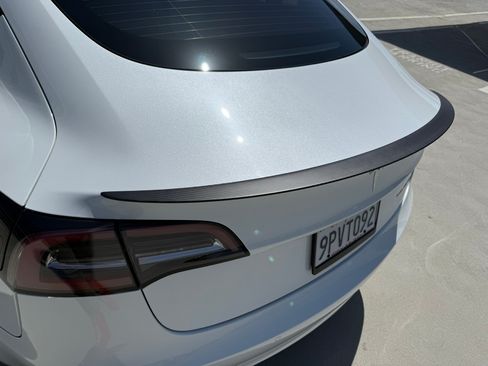 Used 2022 Tesla Model 3 Long Range AWD/4WD image 11