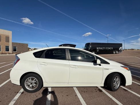 Used 2011 Toyota Prius Two image 1