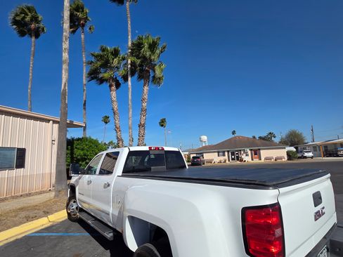 Used 2015 GMC Sierra 3500 Denali w/ Duramax Plus Package image 6