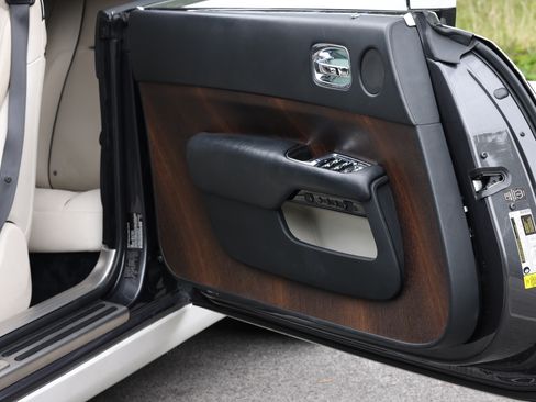 Used 2014 Rolls-Royce Wraith RWD image 5