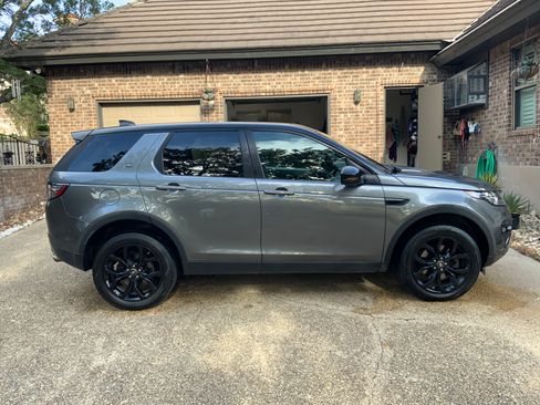 Used 2017 Land Rover Discovery Sport HSE image 6