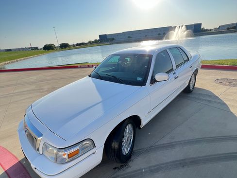 Used 2008 Mercury Grand Marquis LS image 2