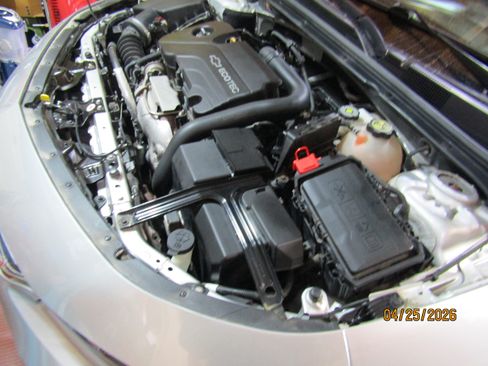 Used 2017 Chevrolet Malibu LT FWD image 24