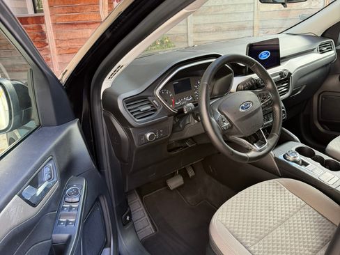 Used 2021 Ford Escape SE w/ SE Sport Appearance Package FWD image 11