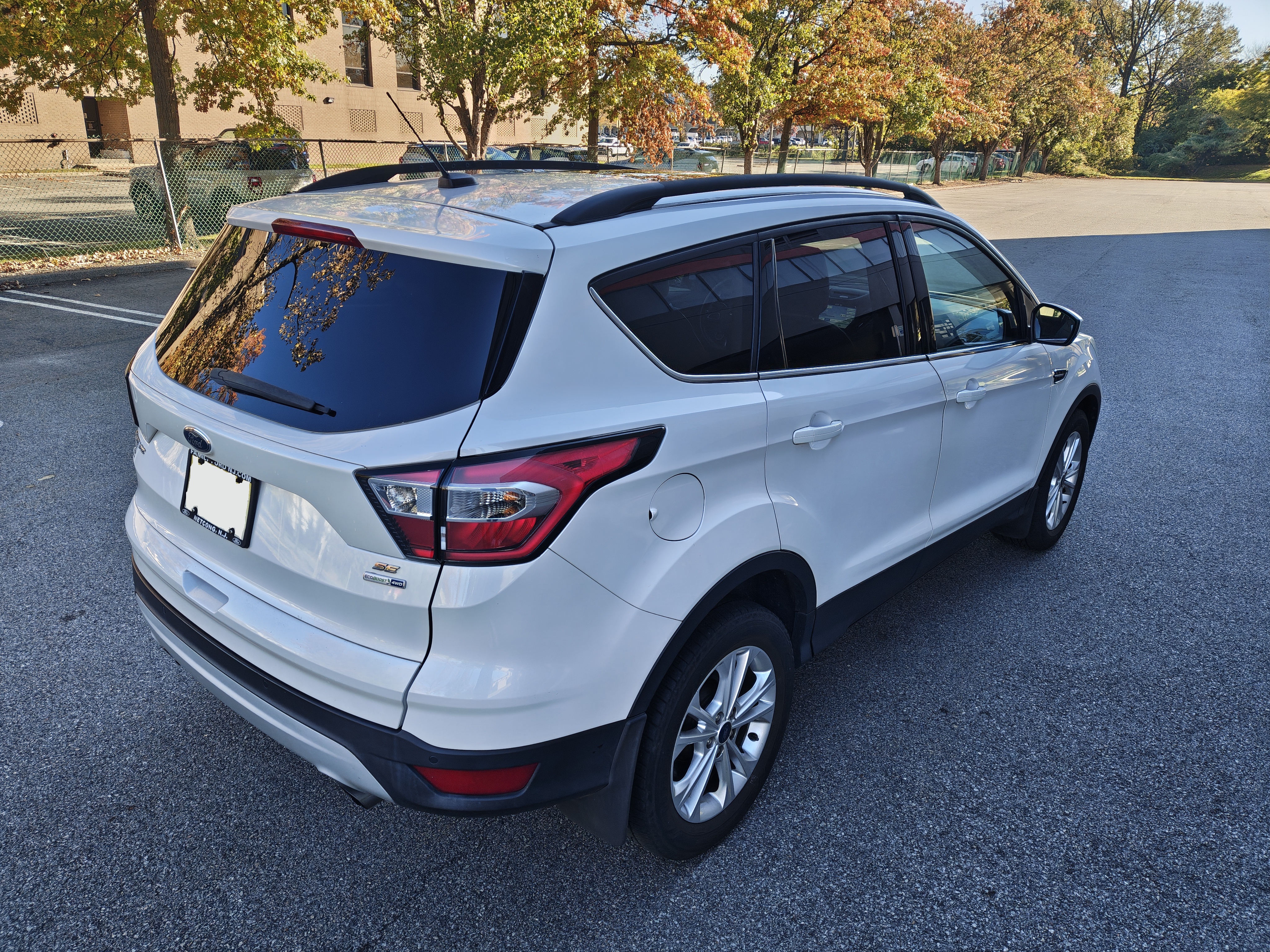 Used 2017 Ford Escape SE w/ Equipment Group 201A AWD/4WD image 18