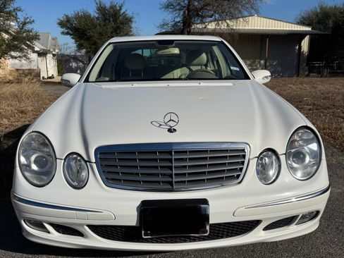 Used 2005 Mercedes-Benz E 320 CDI Sedan image 1