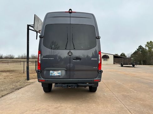 Used 2022 Mercedes-Benz Sprinter 2500 image 5