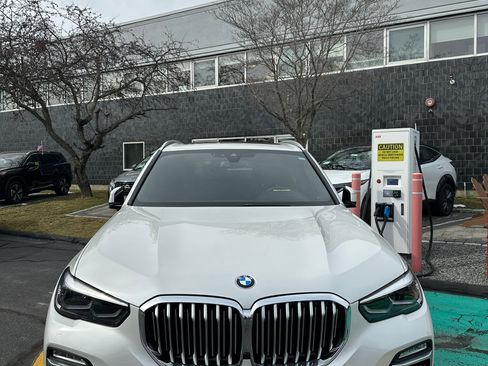 Used 2019 BMW X5 xDrive40i w/ Convenience Package image 1