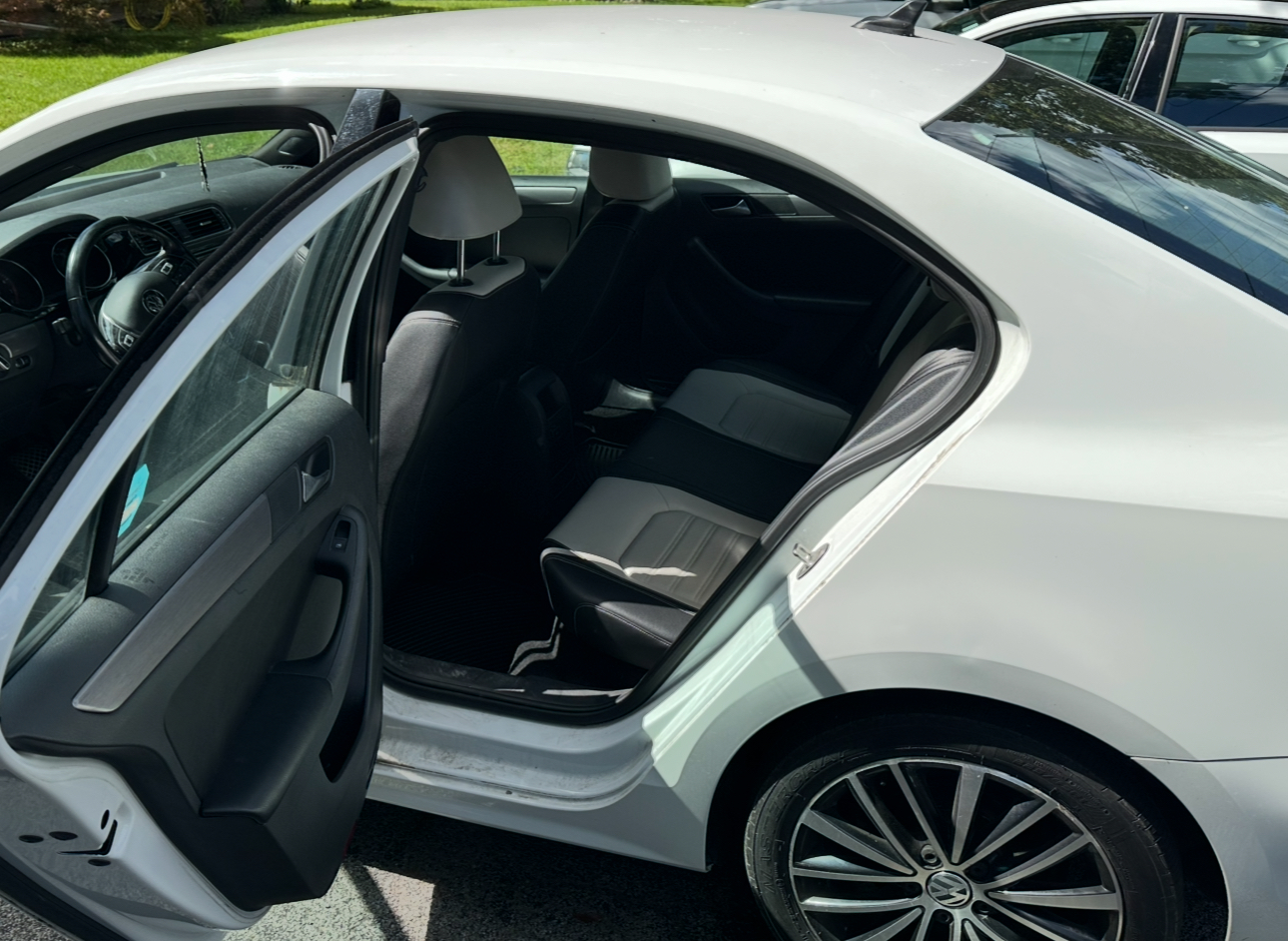 Used 2016 Volkswagen Jetta Sport w/ Lighting Package FWD image 8