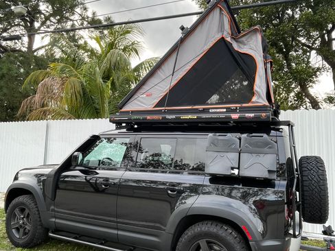 Used 2023 Land Rover Defender 110 S image 11