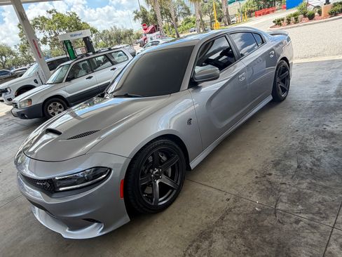 Used 2018 Dodge Charger SRT Hellcat RWD image 16
