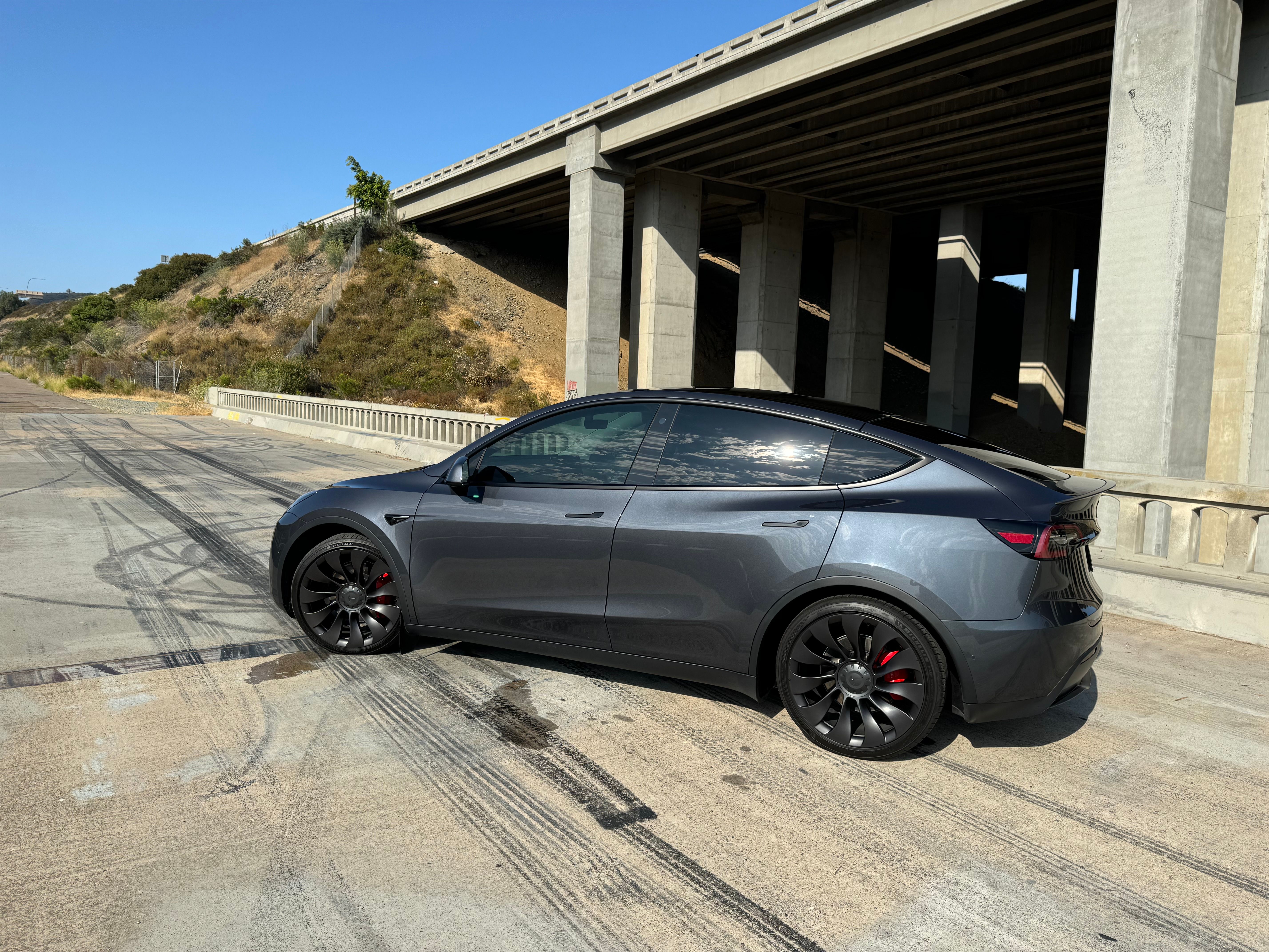 Used 2022 Tesla Model Y Performance AWD/4WD image 1