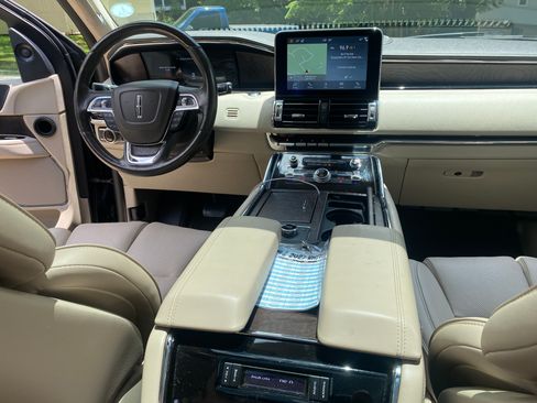 Used 2019 Lincoln Navigator Select RWD image 20